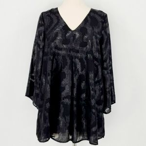 Cupio Shimmer Black Embossed V-Neck Long Bell Sleeve Tunic Blouse Top Small 4-6